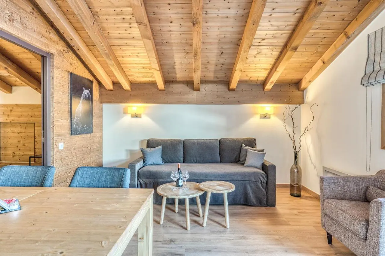 Les Loges Blanches Megeve Hotel